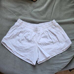 Lululemon white Hotty Hot Short II W7ATJT – Women's Size 12